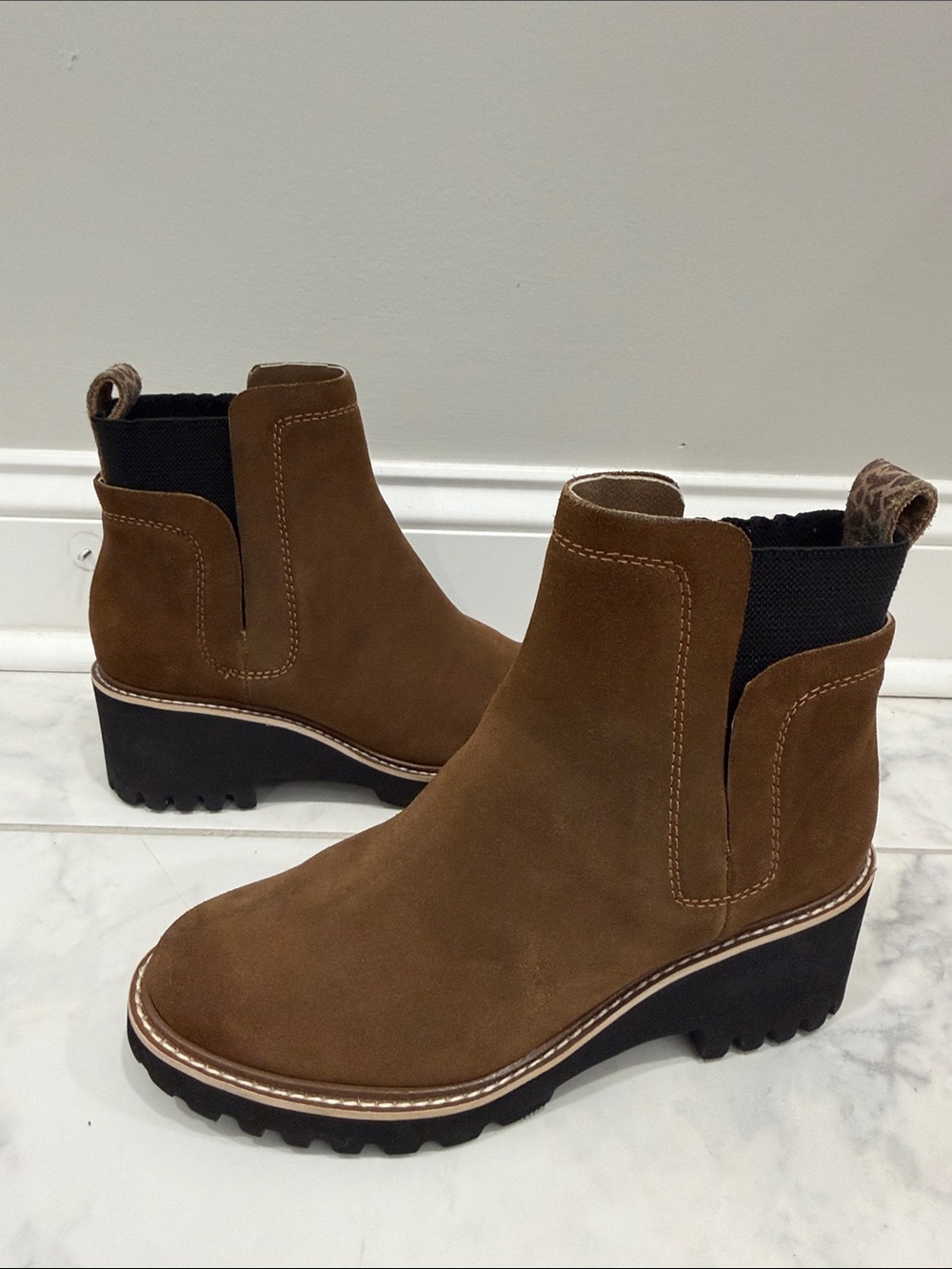 Dolce Vita Brown Suede Chelsea Lug Sole Boots Size 7